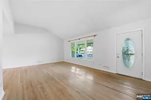 164 Gordon Ct, Oradell, NJ 07649 - Photo 4
