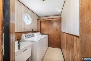 112 Berdan St, Rochelle Park Township, NJ 07662 - Photo 16