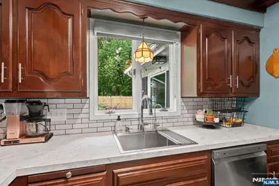 21 Carteret Street, West Milford, NJ 07480 - Photo 14