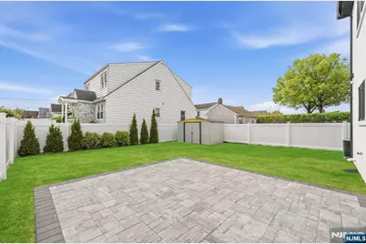 95 Huron Avenue, Clifton, NJ 07013 - Photo 40