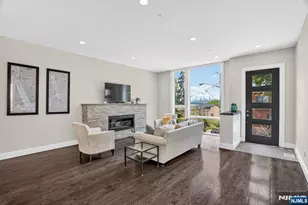 14 Hooks Ln, Edgewater, NJ 07020 - Photo 4