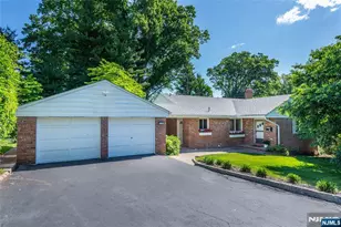 110 Woodlawn Ave, Clifton, NJ 07013 - Photo 2