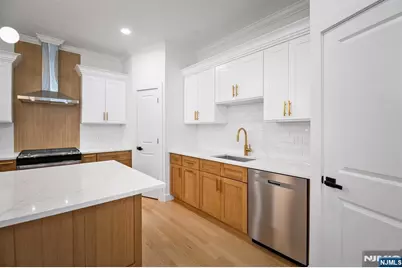 496 Central Avenue, Carlstadt, NJ 07072 - Photo 8