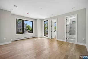 33 Lincoln Ave, River Edge, NJ 07661 - Photo 16