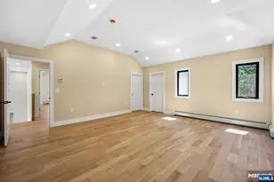 33 Lincoln Ave, River Edge, NJ 07661 - Photo 18