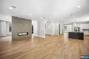 33 Lincoln Ave, River Edge, NJ 07661 - Photo 6