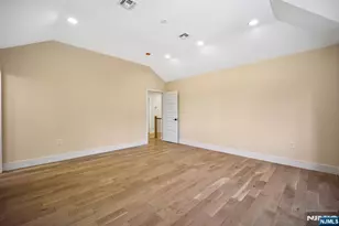 33 Lincoln Ave, River Edge, NJ 07661 - Photo 24