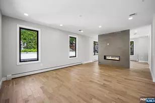 33 Lincoln Ave, River Edge, NJ 07661 - Photo 8