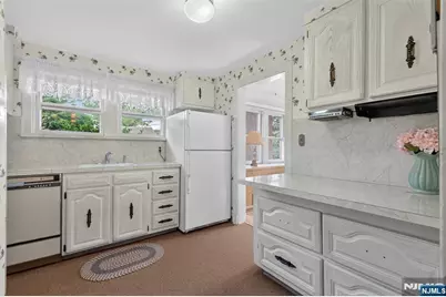 189 Tappan Avenue, Belleville, NJ 07109 - Photo 8