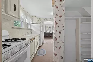 189 Tappan Ave, Belleville, NJ 07109 - Photo 10