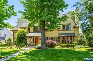 314 Winthrop Rd, Teaneck Township, NJ 07666 - Photo 4