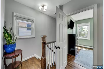633 Lake Avenue, Lyndhurst Township, NJ 07071 - Photo 12