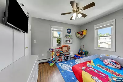 633 Lake Avenue, Lyndhurst Township, NJ 07071 - Photo 16