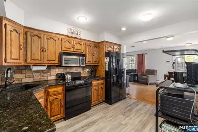 245 Barnert Avenue, Totowa, NJ 07512 - Photo 8