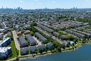 196 Blue Heron Dr 196, Secaucus, NJ 07094 - Photo 34