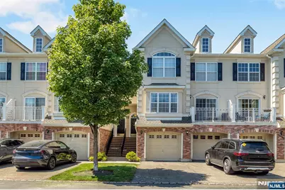 196 Blue Heron Drive 196 #196, Secaucus, NJ 07094 - Photo 2
