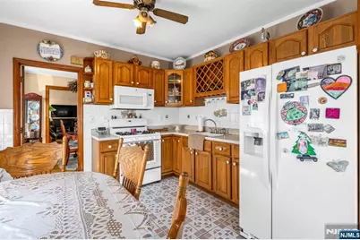 298 Belleville Turnpike, North Arlington, NJ 07031 - Photo 12