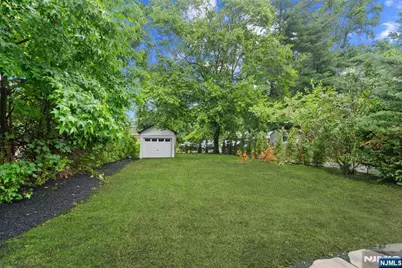 307 Hillside Avenue, Nutley, NJ 07110 - Photo 38