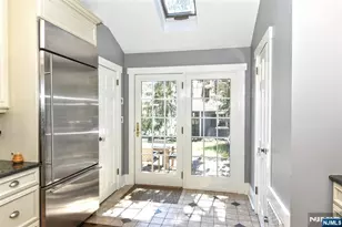 352 Fairway Rd, Ridgewood, NJ 07450 - Photo 10