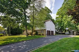 11 Yellow Brick Rd, Wayne, NJ 07470 - Photo 2