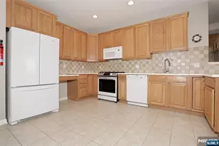 8208 Warren's Way, Wanaque, NJ 07465 - Photo 16