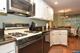 3-1 Vernon Ct, Waldwick, NJ 07463 - Photo 10
