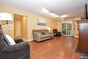 3-1 Vernon Ct, Waldwick, NJ 07463 - Photo 4