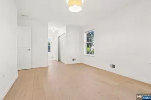 100 Crown Ct 471, Edgewater, NJ 07020 - Photo 16