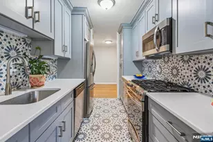 530 Valley Road C002V, Montclair, NJ 07043 - Photo 6