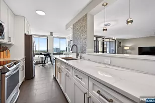 300 Winston Dr 1418, Cliffside Park, NJ 07010 - Photo 8