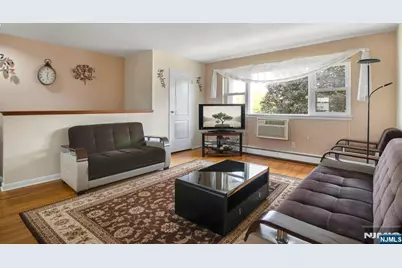 2-02 Virginia Drive 202B #202B, Fair Lawn, NJ 07410 - Photo 4