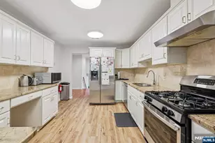 40 Rio Vista Dr, Allendale, NJ 07401 - Photo 12