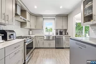 850 Edgewater Ave, Ridgefield, NJ 07657 - Photo 8
