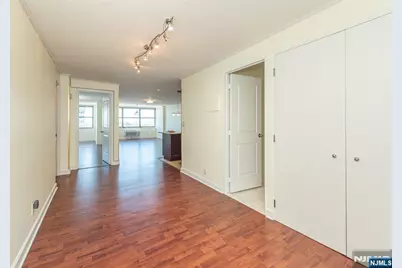 7004 Boulevard East 39F #39F, Guttenberg, NJ 07093 - Photo 6