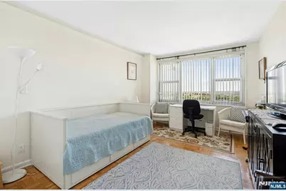 2000 Linwood Avenue 17X #17X, Fort Lee, NJ 07024 - Photo 16