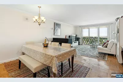 2000 Linwood Avenue 17X #17X, Fort Lee, NJ 07024 - Photo 6