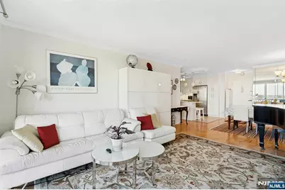 2000 Linwood Avenue 17X #17X, Fort Lee, NJ 07024 - Photo 10