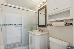 2000 Linwood Ave 17X, Fort Lee, NJ 07024 - Photo 14