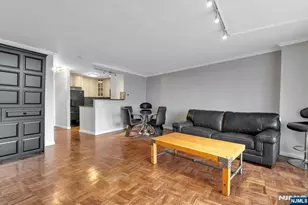2000 Linwood Ave 9E, Fort Lee, NJ 07024 - Photo 4