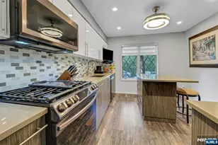 14 Chelsea Ct, Ramsey, NJ 07446 - Photo 8