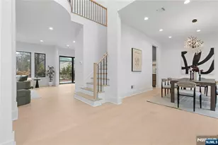 21 Manor Ct, Glen Rock, NJ 07452 - Photo 2