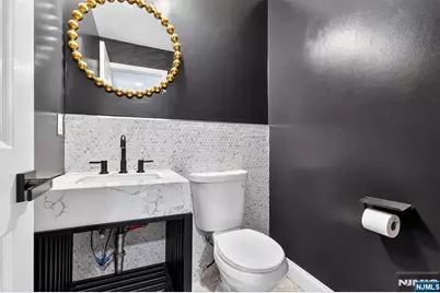 5 Krueger Court, Newark, NJ 07103 - Photo 8