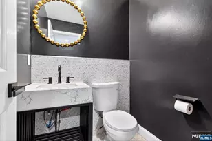 5 Krueger Ct, Newark, NJ 07103 - Photo 8