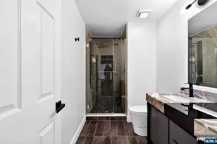 5 Krueger Ct, Newark, NJ 07103 - Photo 16