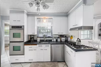 84 Raymond Avenue, Rutherford, NJ 07070 - Photo 14