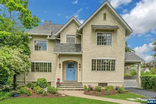 9 Parkway, Montclair, NJ 07042 - Photo 2