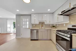 25 Riverview Ave, Rutherford, NJ 07070 - Photo 24