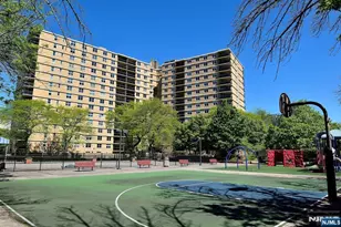 2200 N Central Road 5-W, Fort Lee, NJ 07024 - Photo 20