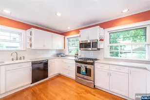 33 Prescott Ave, Montclair, NJ 07042 - Photo 8