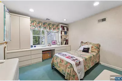 384 Rutland Avenue, Teaneck Township, NJ 07666 - Photo 16
